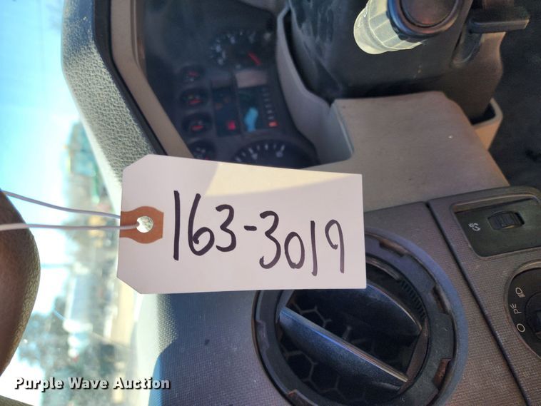 image for item LT9489 2009 Ford F250 Super Duty  Crew Cab utility bed pickup truck