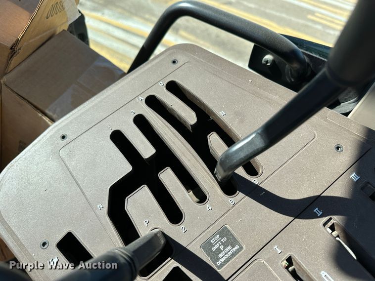 image for item LT9493 2009 John Deere 6415  tractor