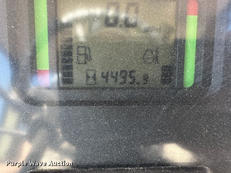 image for item LT9493 2009 John Deere 6415  tractor