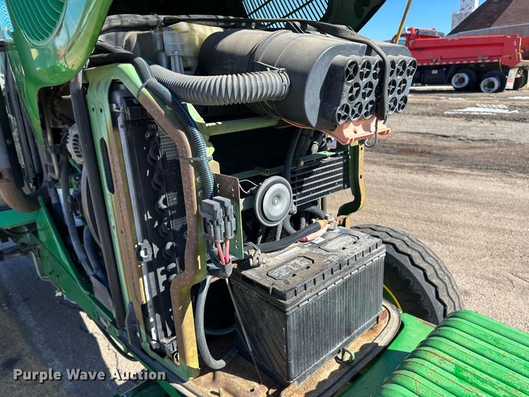 image for item LT9493 2009 John Deere 6415  tractor