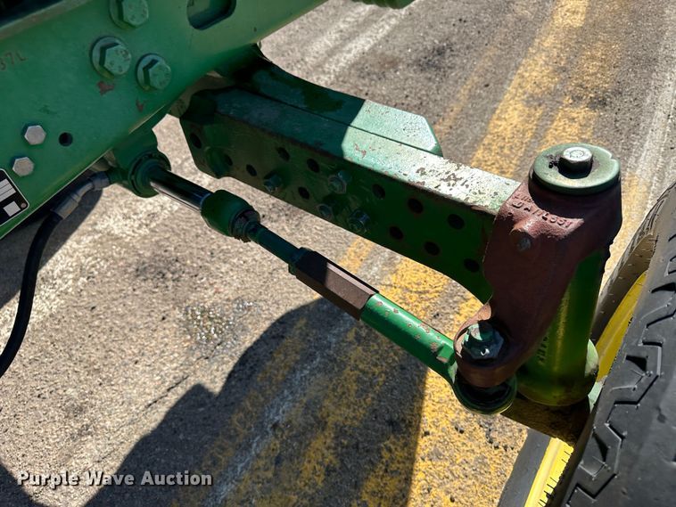 image for item LT9493 2009 John Deere 6415  tractor