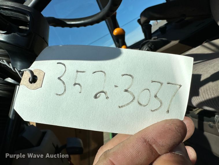 image for item LT9493 2009 John Deere 6415  tractor