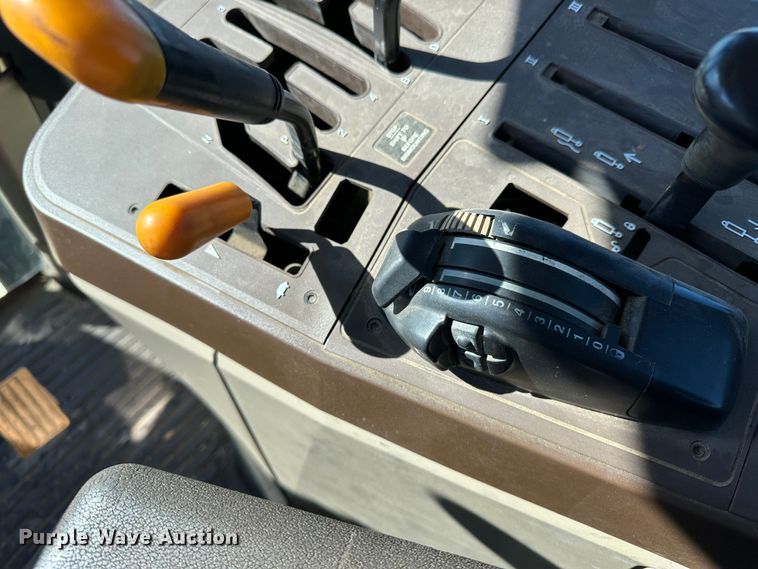 image for item LT9494 2007 John Deere 6415  tractor