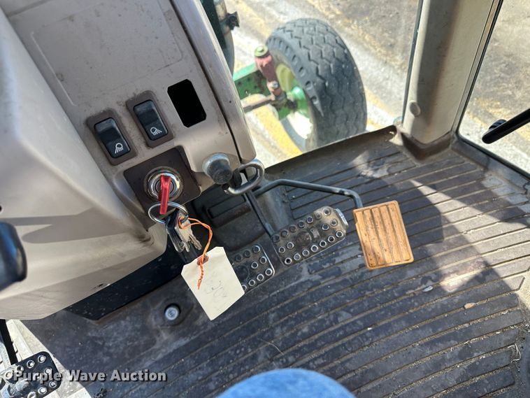 image for item LT9494 2007 John Deere 6415  tractor