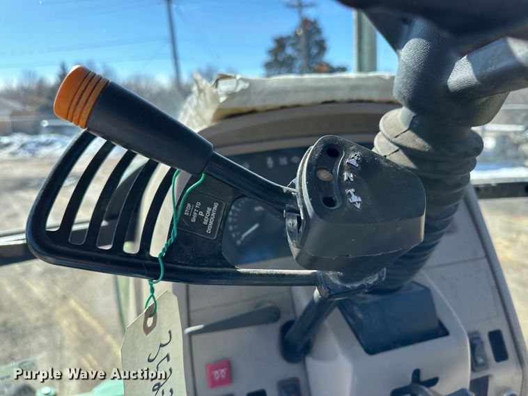 image for item LT9494 2007 John Deere 6415  tractor