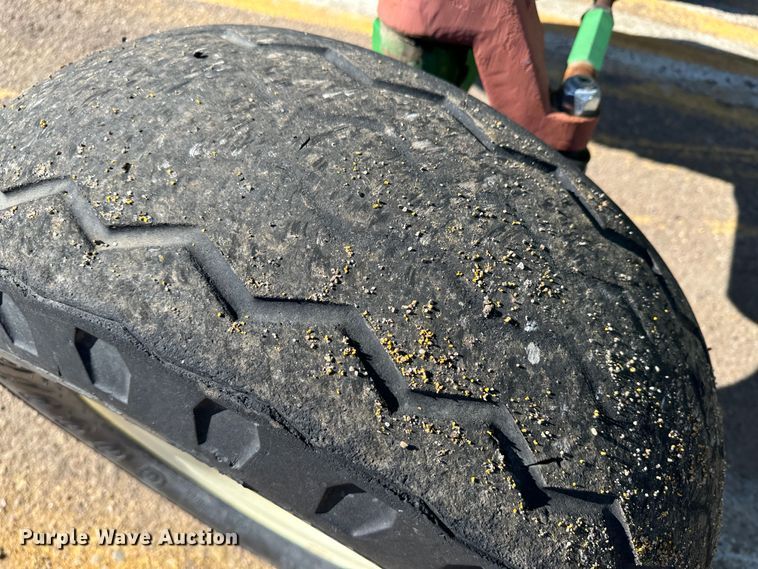 image for item LT9494 2007 John Deere 6415  tractor