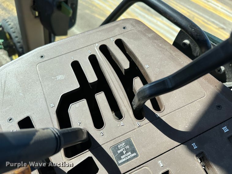 image for item LT9495 2007 John Deere 6415  tractor