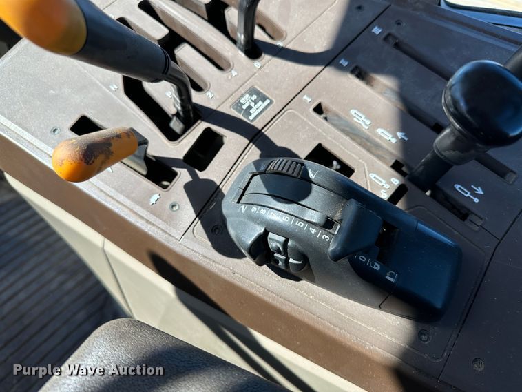 image for item LT9495 2007 John Deere 6415  tractor