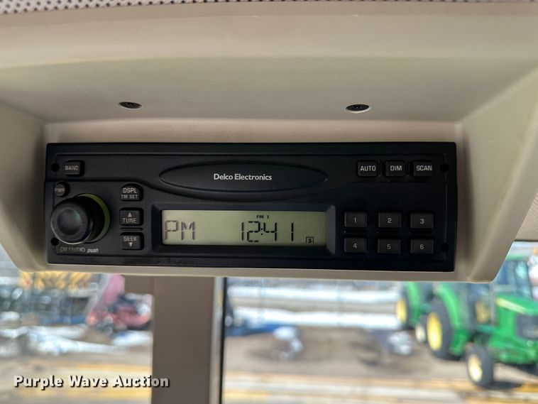 image for item LT9495 2007 John Deere 6415  tractor