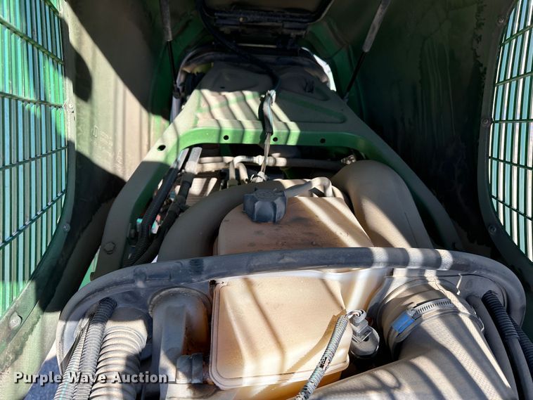 image for item LT9495 2007 John Deere 6415  tractor