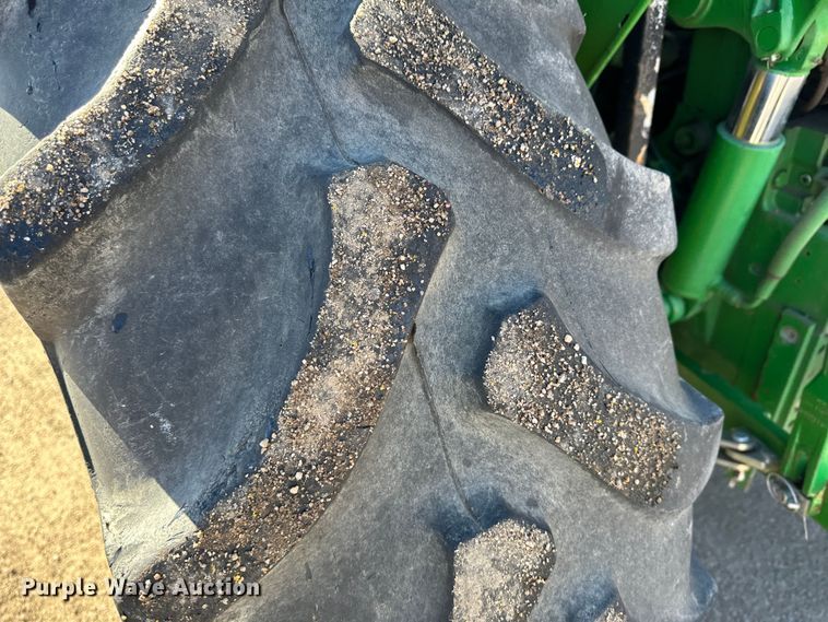 image for item LT9495 2007 John Deere 6415  tractor