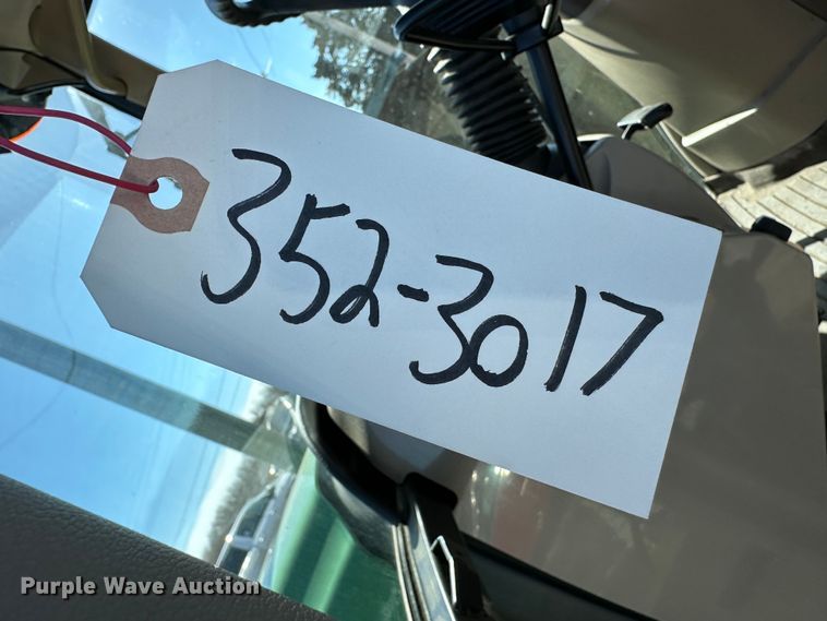 image for item LT9495 2007 John Deere 6415  tractor