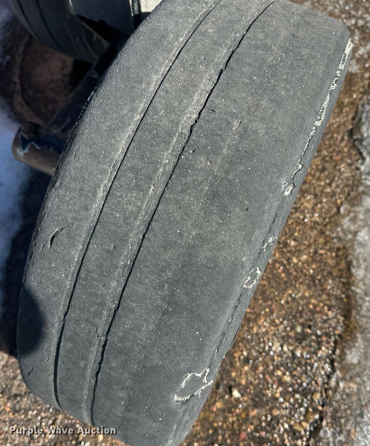 image for item LT9496 2011 Land Pride RCB6615  batwing rotary mower