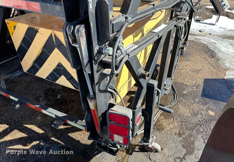 image for item LT9498 Energy Absorbtion Systems  crash attenuator