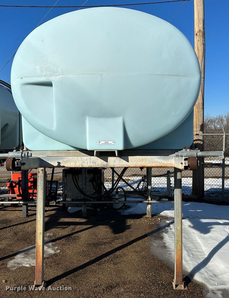 image for item LT9501 1998 Force America  salt brine tank