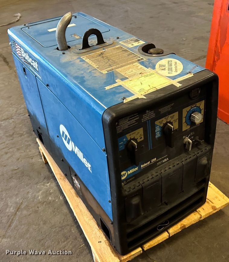 image for item LT9528 2008 Miller Bobcat 250  welder/generator