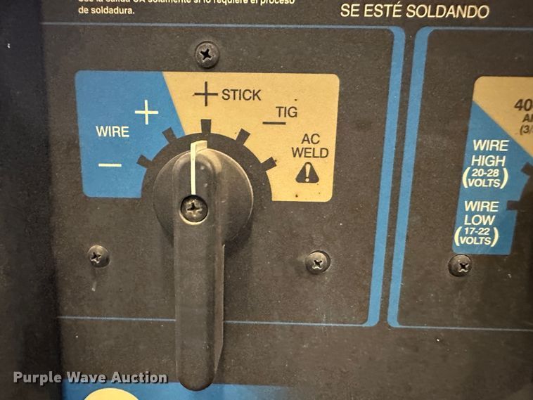 image for item LT9528 2008 Miller Bobcat 250  welder/generator