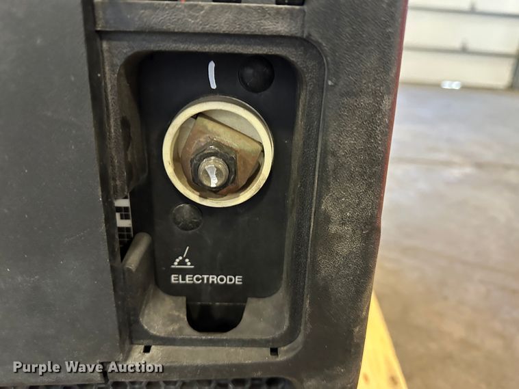 image for item LT9528 2008 Miller Bobcat 250  welder/generator