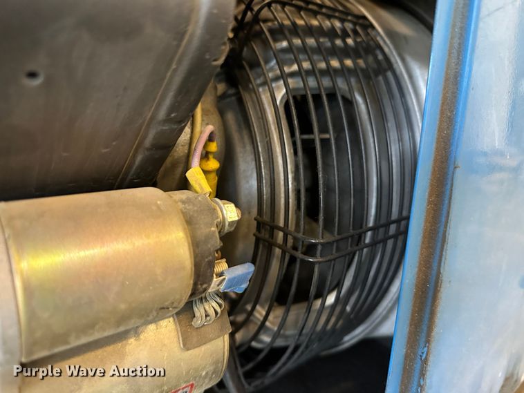 image for item LT9528 2008 Miller Bobcat 250  welder/generator