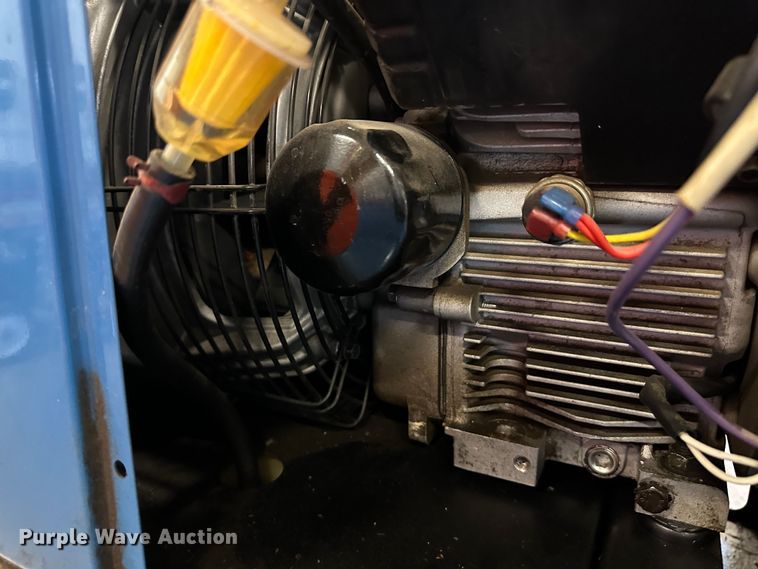 image for item LT9528 2008 Miller Bobcat 250  welder/generator