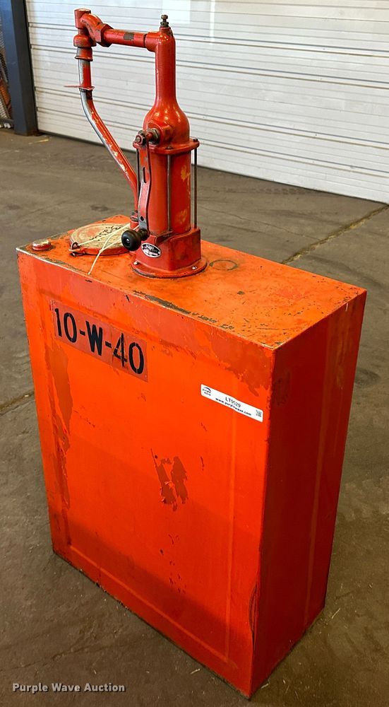 image for item LT9529 Oil tank