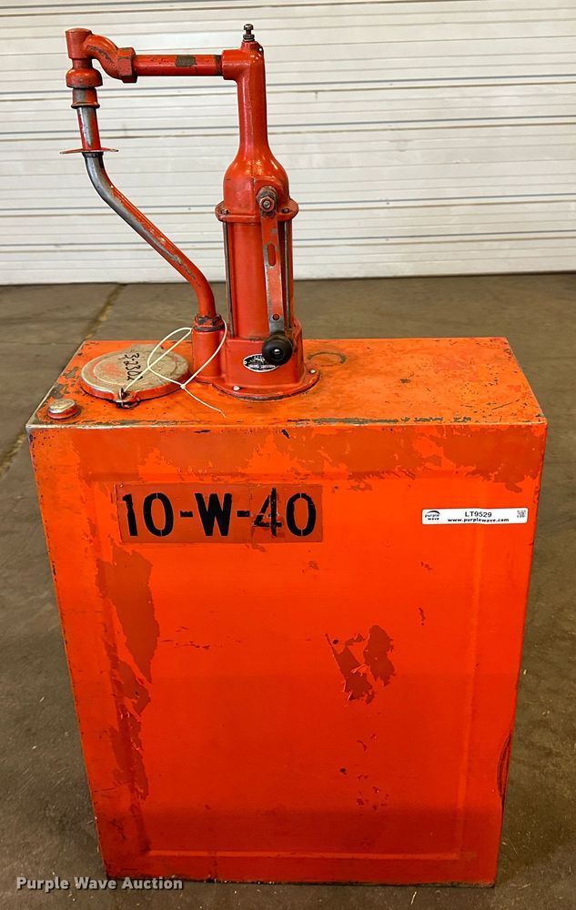 image for item LT9529 Oil tank