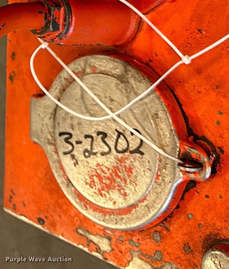 image for item LT9529 Oil tank