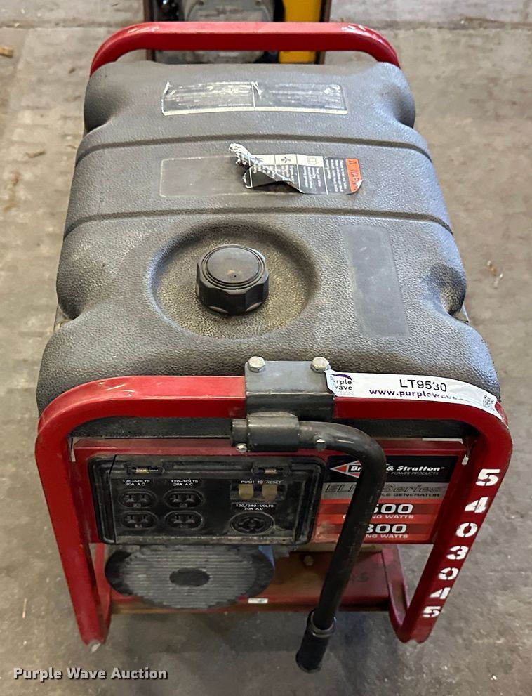 image for item LT9530 2005 Briggs & Stratton 0302-3500W  generator