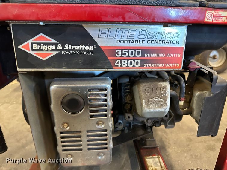 image for item LT9530 2005 Briggs & Stratton 0302-3500W  generator
