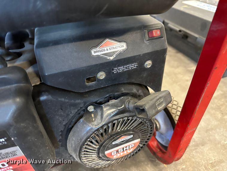 image for item LT9530 2005 Briggs & Stratton 0302-3500W  generator