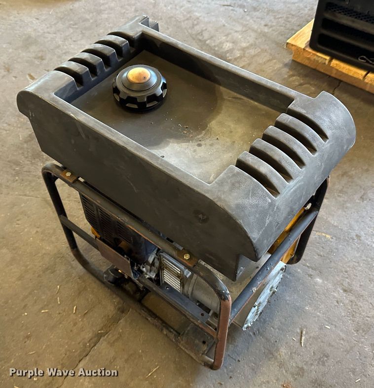 image for item LT9531 2010 Robin RGD2500  generator