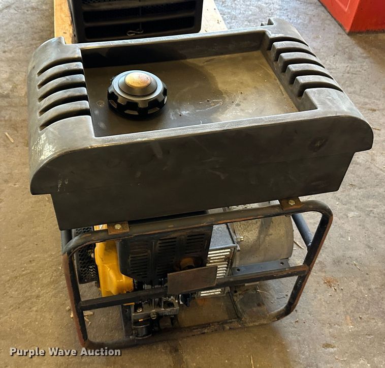 image for item LT9531 2010 Robin RGD2500  generator