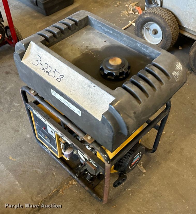 image for item LT9531 2010 Robin RGD2500  generator