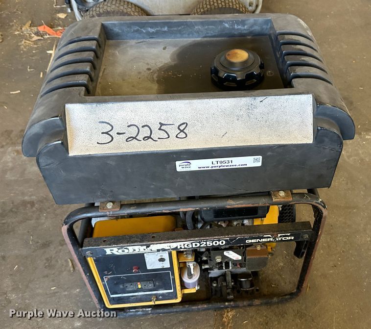 image for item LT9531 2010 Robin RGD2500  generator