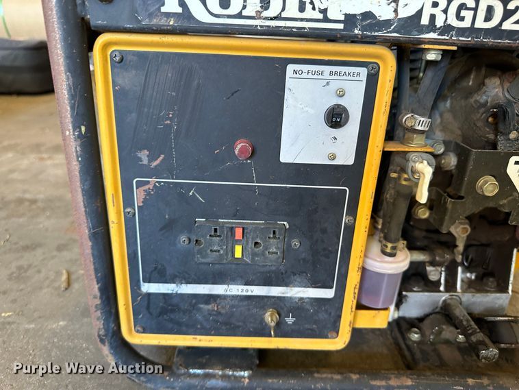 image for item LT9531 2010 Robin RGD2500  generator