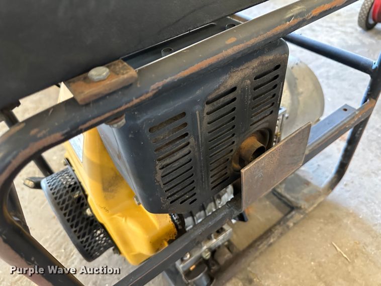 image for item LT9531 2010 Robin RGD2500  generator