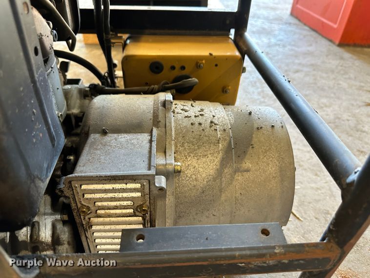 image for item LT9531 2010 Robin RGD2500  generator