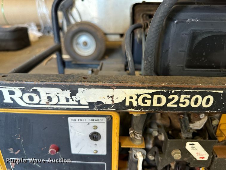 image for item LT9531 2010 Robin RGD2500  generator