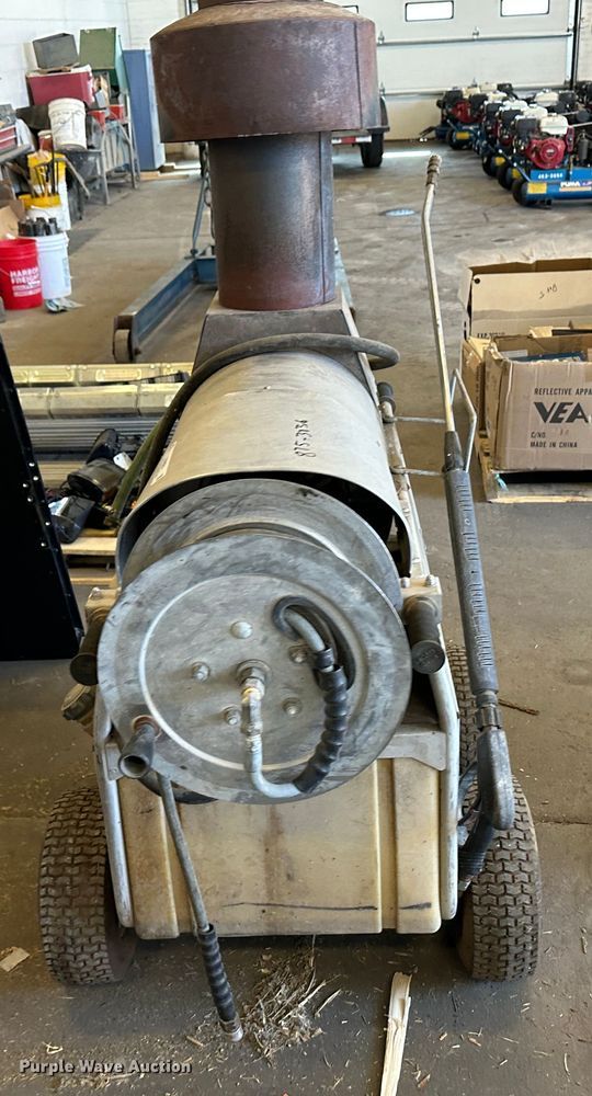 image for item LT9532 Hydro Tek HD20004E2G  pressure washer