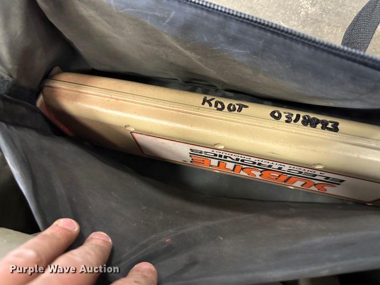 image for item LT9534 Subsite Electronics  utility locator