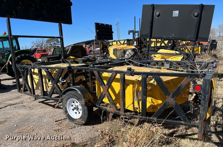 image for item MD9548 2006 Trinity Safe-Stop TMA9000  crash attenuator trailer