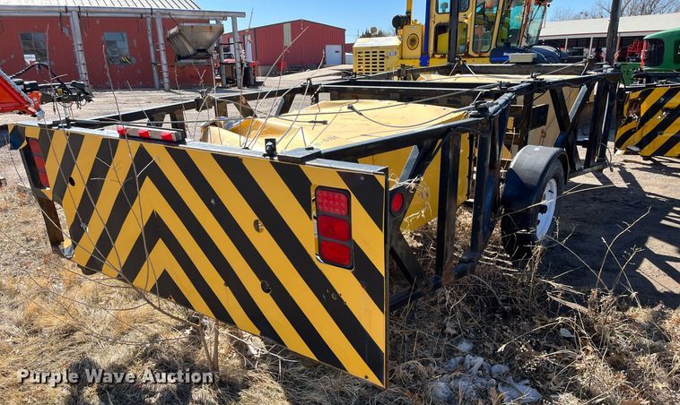 image for item MD9548 2006 Trinity Safe-Stop TMA9000  crash attenuator trailer