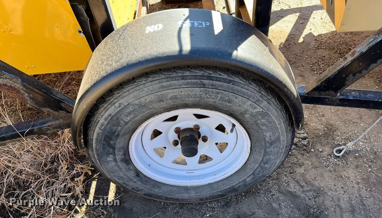 image for item MD9548 2006 Trinity Safe-Stop TMA9000  crash attenuator trailer