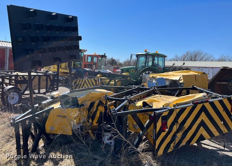 image for item MD9549 2008 Trinity Safe-Stop TMA9000  crash attenuator trailer