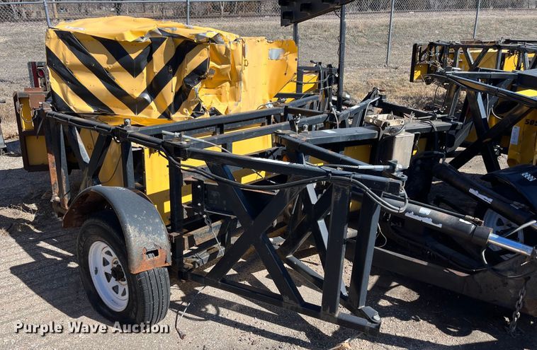 image for item MD9550 2011 Trinity Safe-Stop TMA9000  crash attenuator trailer