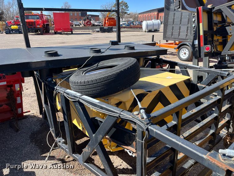 image for item MD9551 2012 Trinity Safe-Stop TMA9000  crash attenuator trailer