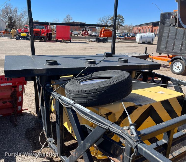 image for item MD9551 2012 Trinity Safe-Stop TMA9000  crash attenuator trailer