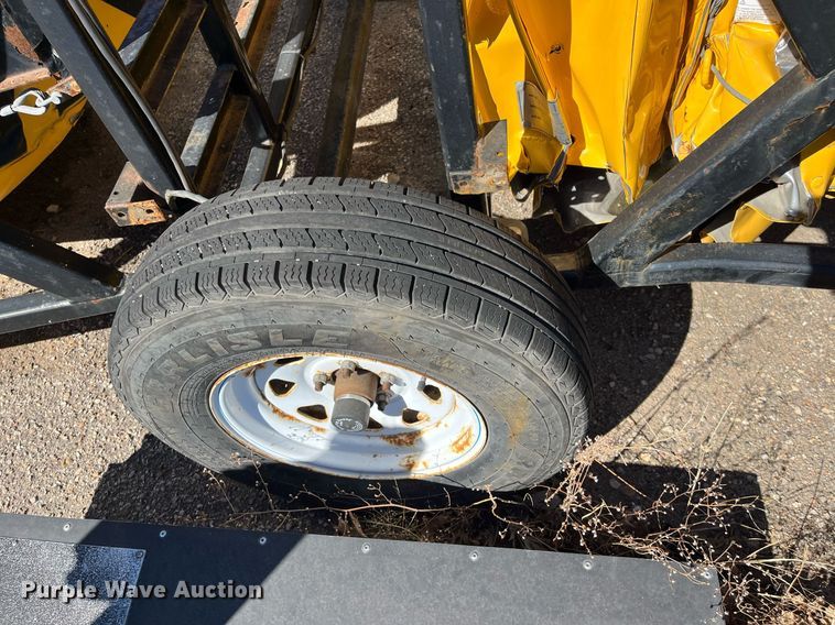 image for item MD9551 2012 Trinity Safe-Stop TMA9000  crash attenuator trailer