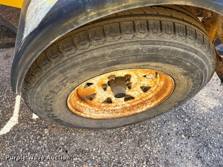 image for item MD9551 2012 Trinity Safe-Stop TMA9000  crash attenuator trailer