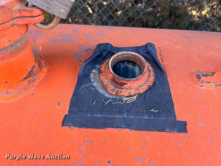 image for item MD9556 Fuel tank